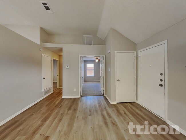 Photo - 1414 Glenwillow Dr