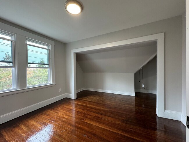 Photo - 47-49 Mead St Unit Apt 3