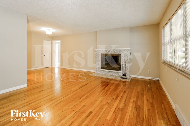 Photo - 13420 Old Jamestown Rd