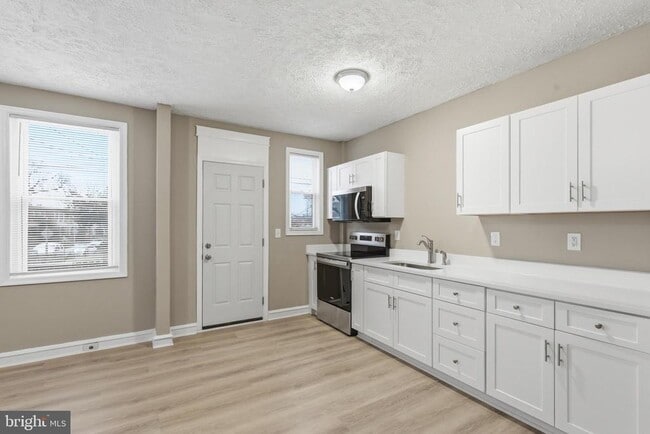 Photo - 3502 Erdman Ave