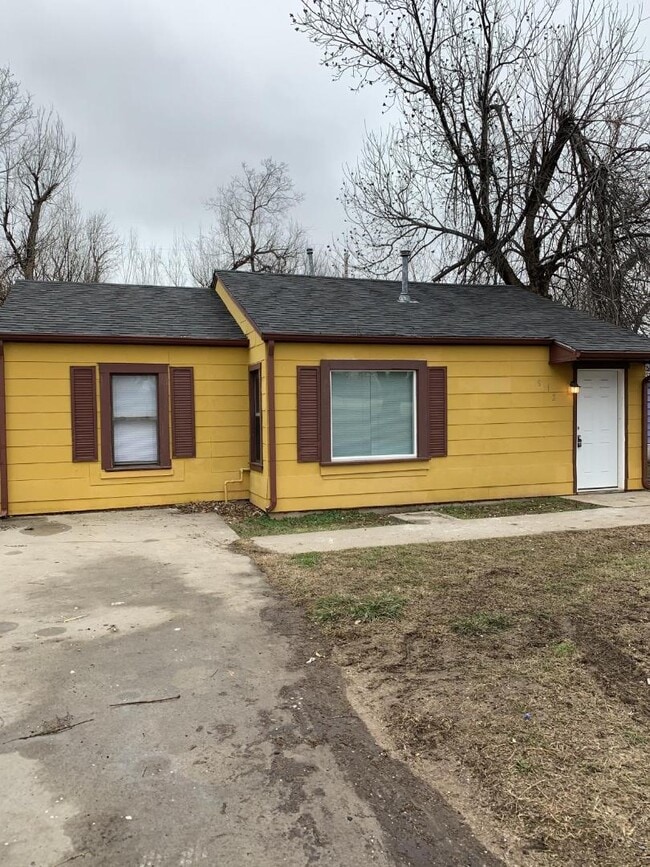 Building Photo - 512 Morrison Ave