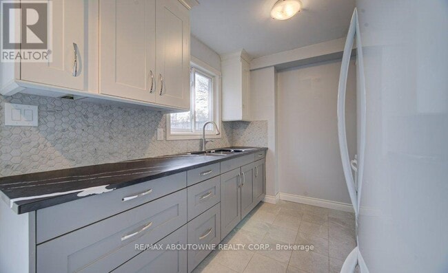 Photo - 30 Heslop Rd