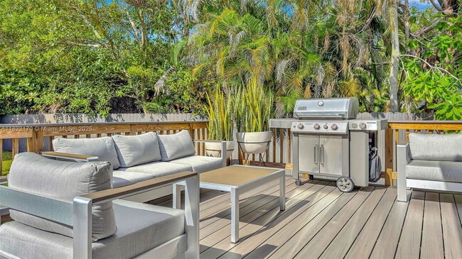 Photo - 130 SW 25th Rd