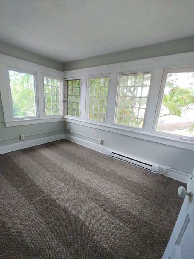 Building Photo - 1018-1024 Brown Street Unit 1020