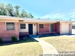 Photo - 410 Shannon Lee St