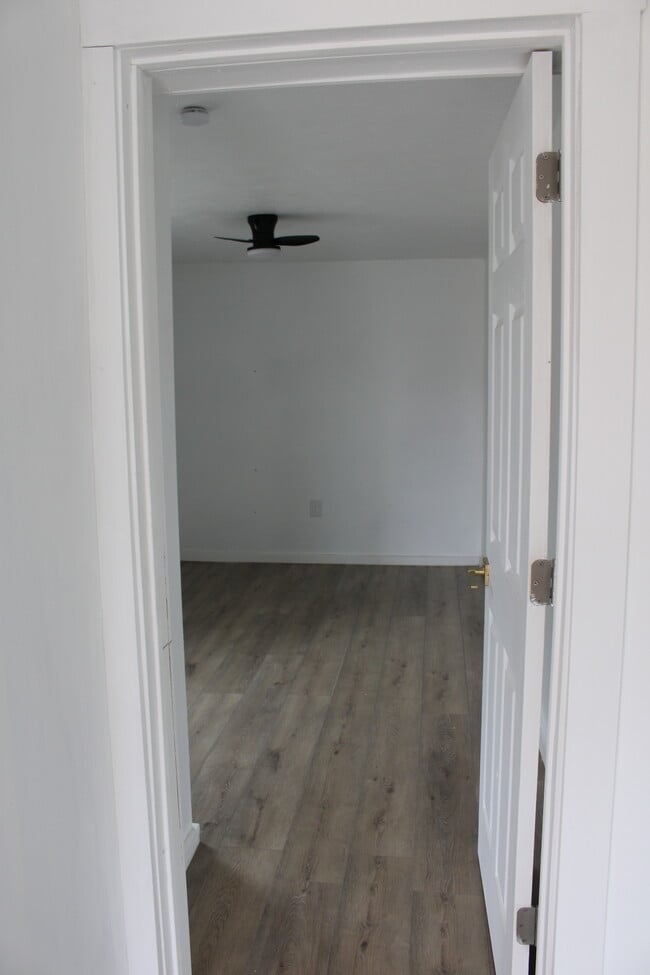 Photo - 842 Lloyd Ave