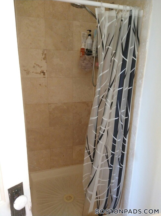 Photo - 1189 Commonwealth Ave Unidad 7