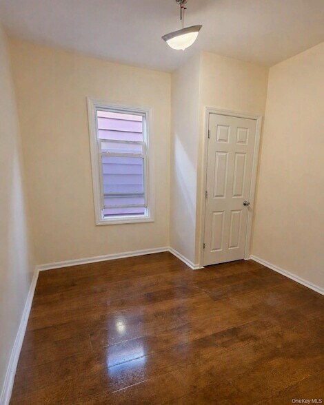 68-07 59th Dr