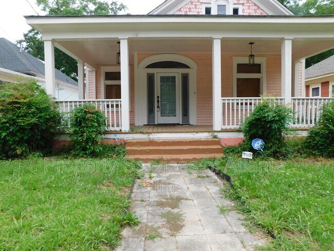 Photo - 675 Grady Pl SW