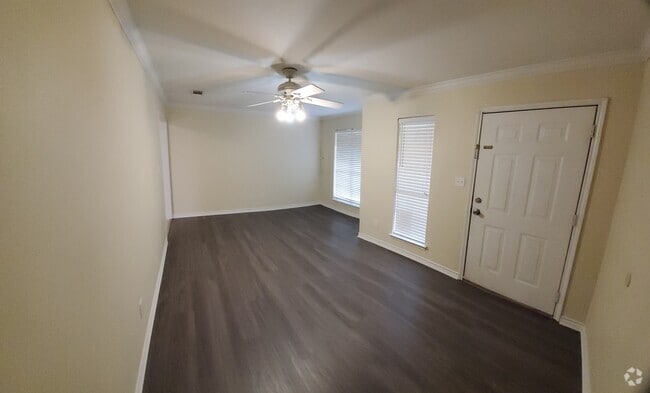 Building Photo - 513 Ball St Rental