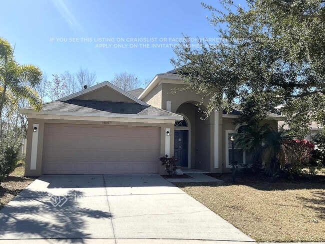 Building Photo - 3909 101st Ave E