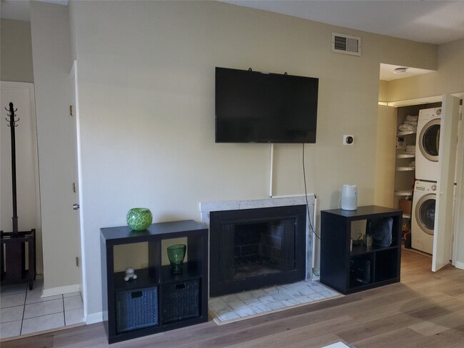 Building Photo - 8055 Cambridge St Unit 19 Rental