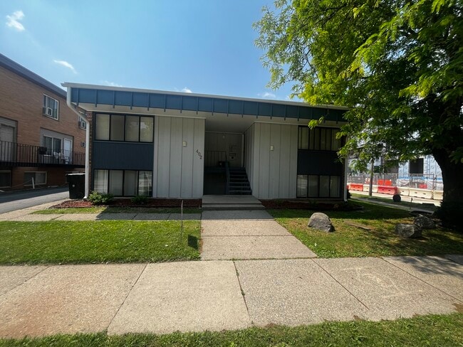 Building Photo - 402 Hill St