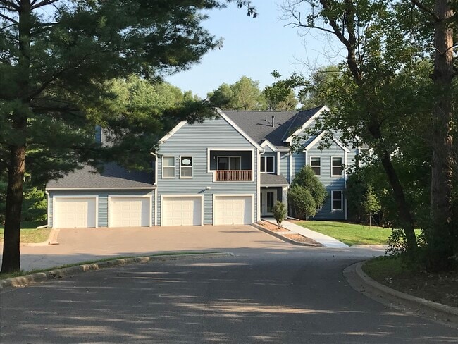 Building Photo - 1389 Berry Ridge Rd Unit 303