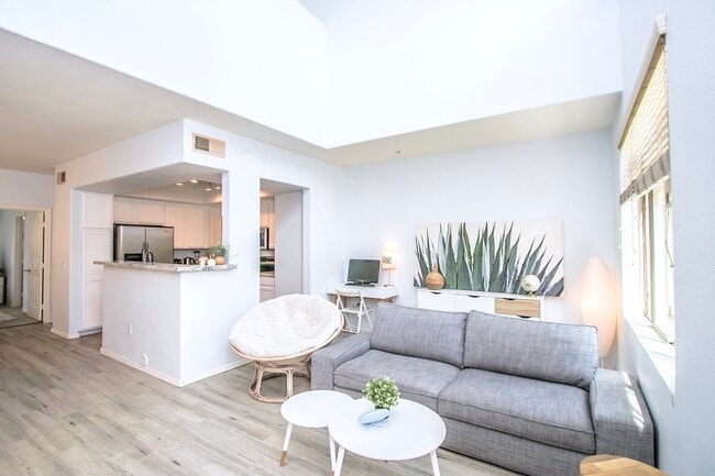 Photo - 2402 E 5th St Unit 1618