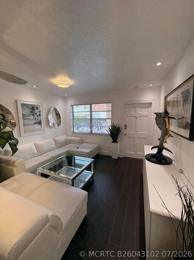 Photo - 601 SE 5th Ct Unit 102