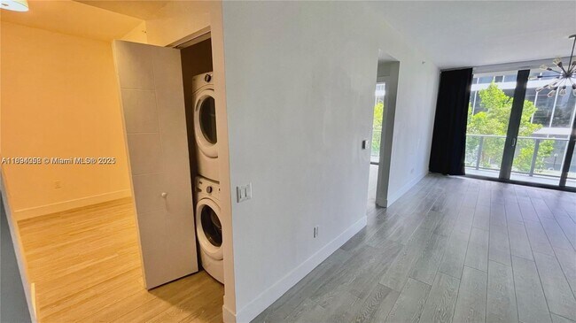 Photo - 2960 NE 207th St Unidad 609