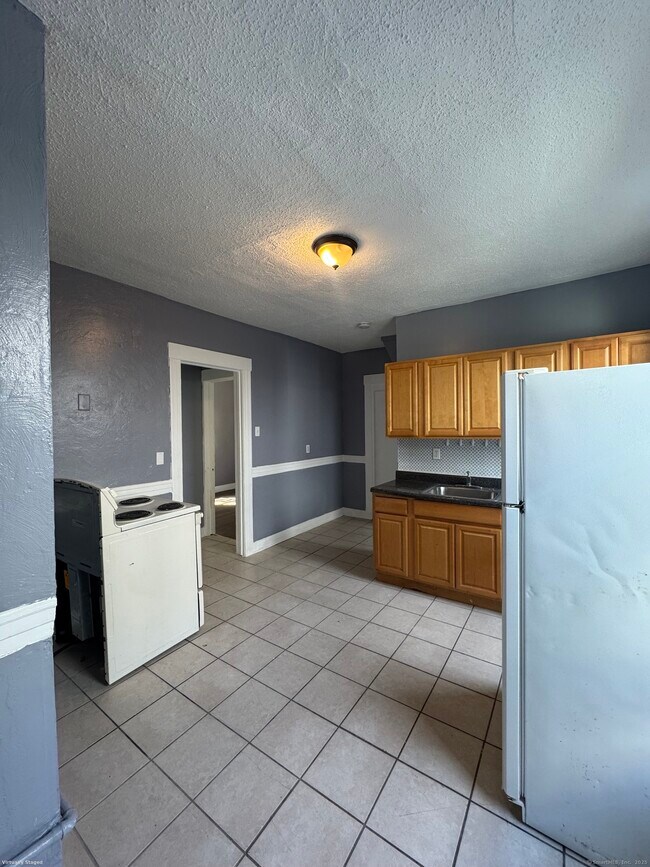 Photo - 57 Bassett St Unit 2