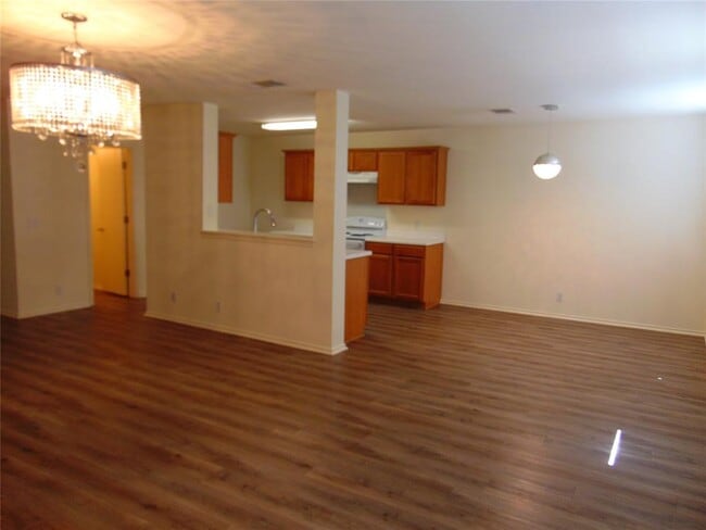 Photo - 1000 Kenneys Way