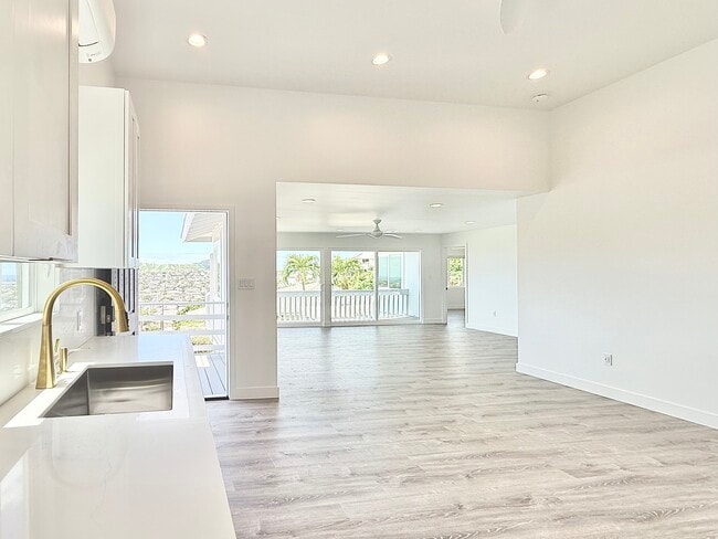 Photo - 1532 Anuhea Pl