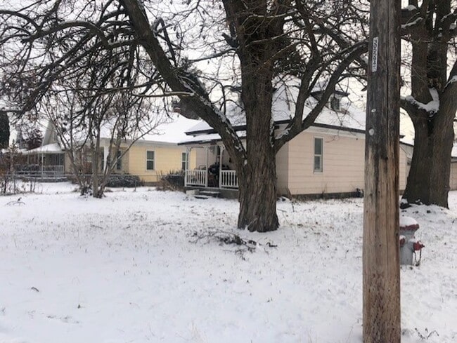 Building Photo - Wonderful Studio Close To SCC