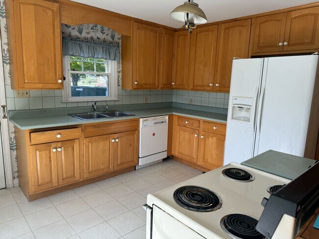 Photo - 5 Bedroom 2 Bathroom Home in Idyllic Neighborhood