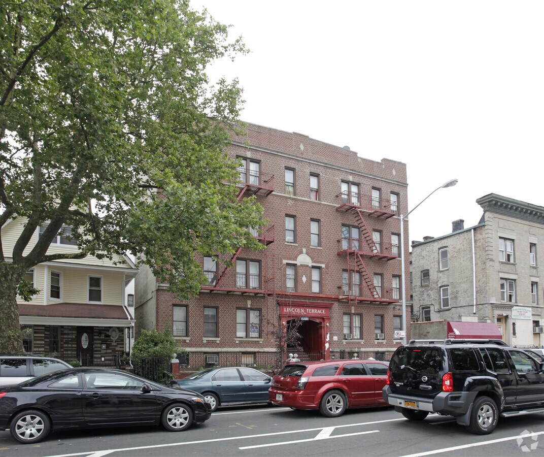 Photo - Lincoln Terrace Apartments