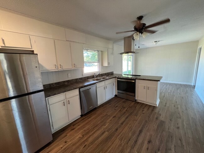 Photo - 3751 Robinson Dr