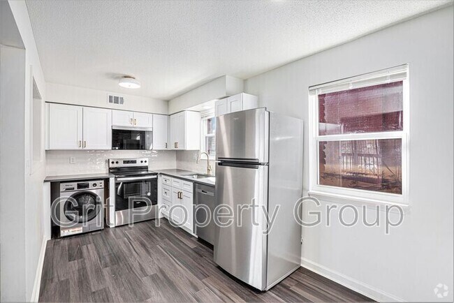 Building Photo - 4011 McGee St Rental