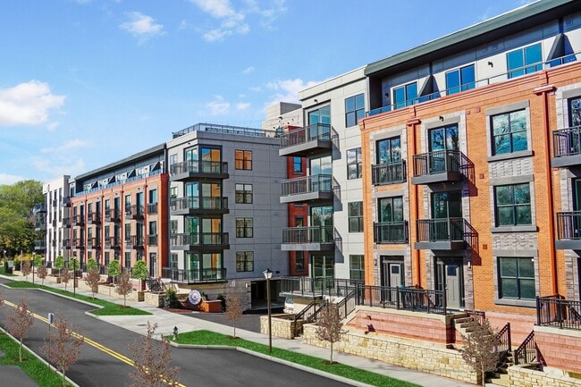 Building Front - Crescent at Chevy Chase Rental