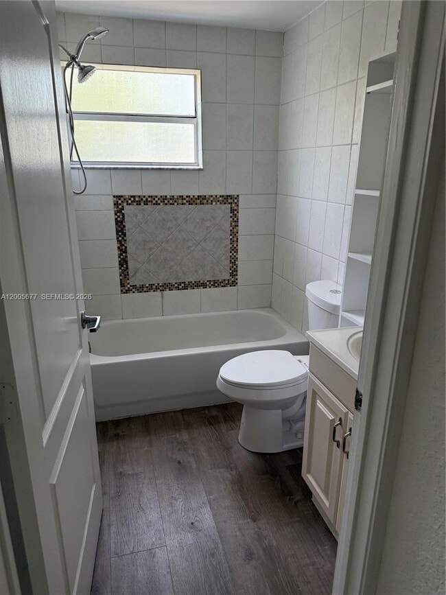Photo - 110 SE 2nd St Unidad 206