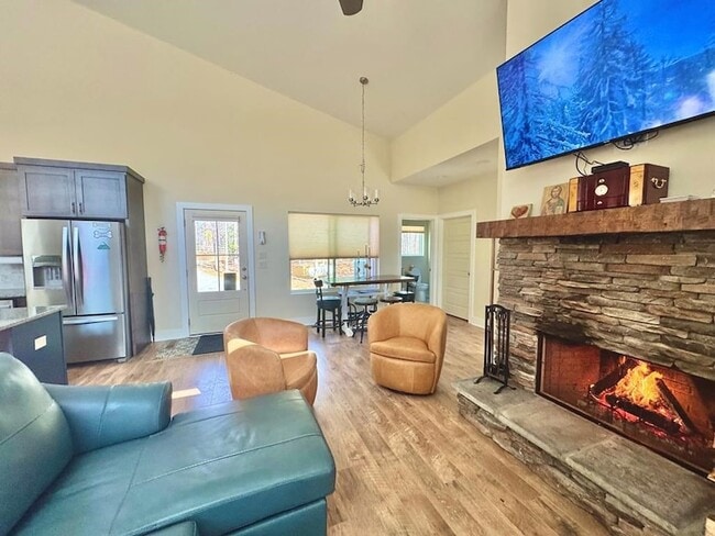 Photo - 1001 Sunset Rd