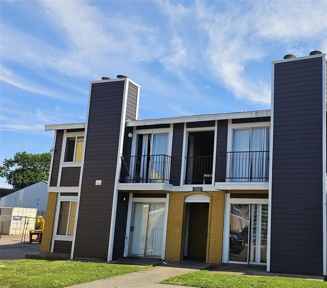 Building Photo - 12627 Ashford Meadow Dr Unit A Rental