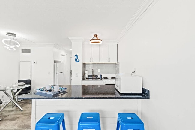 Photo - 8817 S Thomas Dr Unidad FL6-ID1354924P