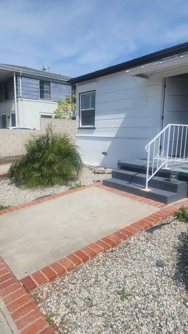 Building Photo - 6067 Comey Ave Rental