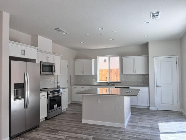 Photo - 2909 E Veleta Dr