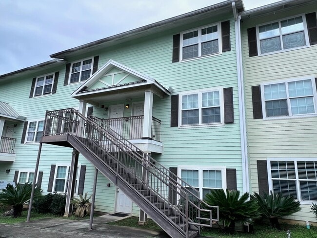 Building Photo - 1974 Midyette Rd Unit 1213 Rental