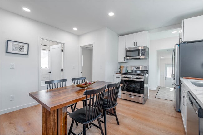 Photo - 3921 Delta St