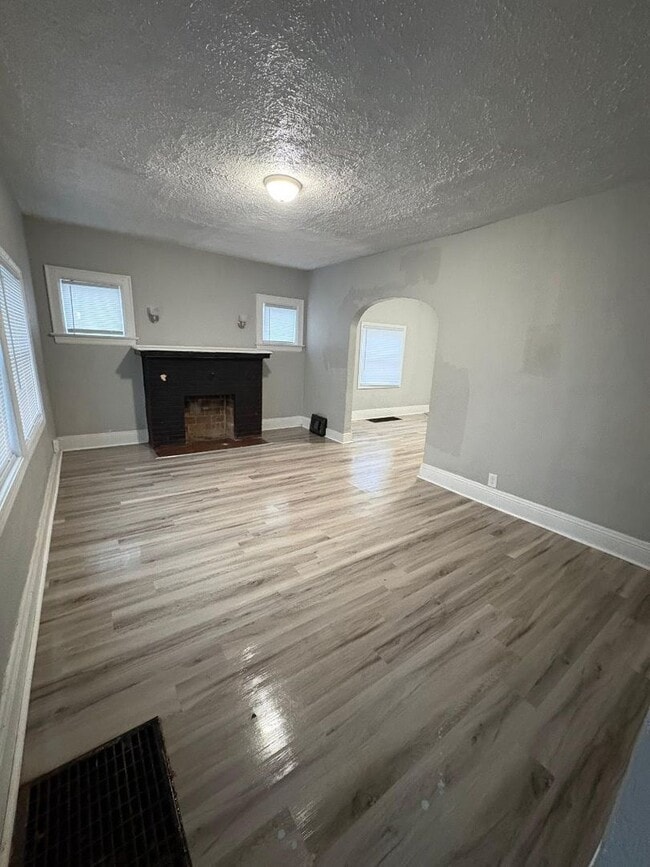 Building Photo - Spacious 4-Bedroom, 2-Bathroom Home – $1,625/Month | Accepting Section 8