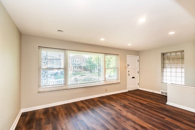 Photo - 6209 Loran Ave Unit 6209