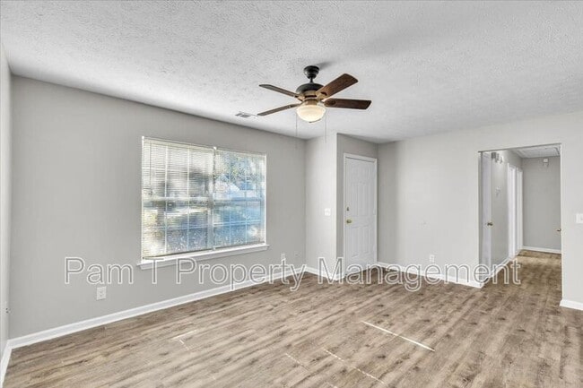 Photo - 235 Bordeaux Ln