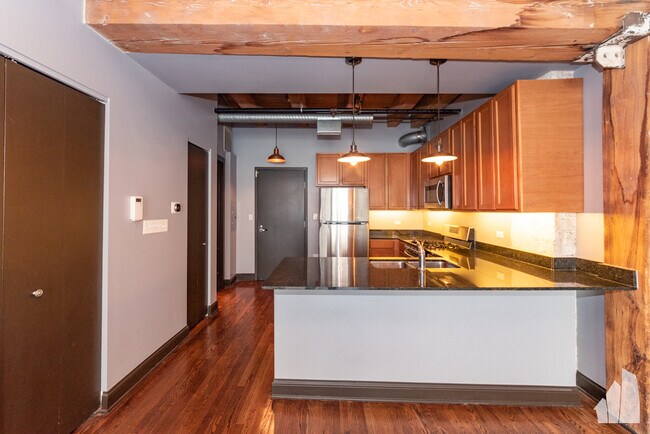 Building Photo - 106 N Aberdeen St Unit 4F