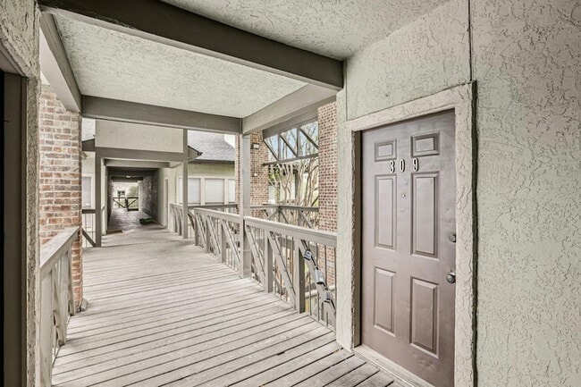 Photo - 807 W 25th St Unit 309