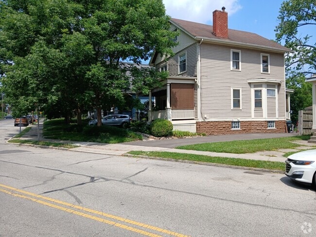 Building Photo - 2461 Fairview Ave Unit 2 Rental