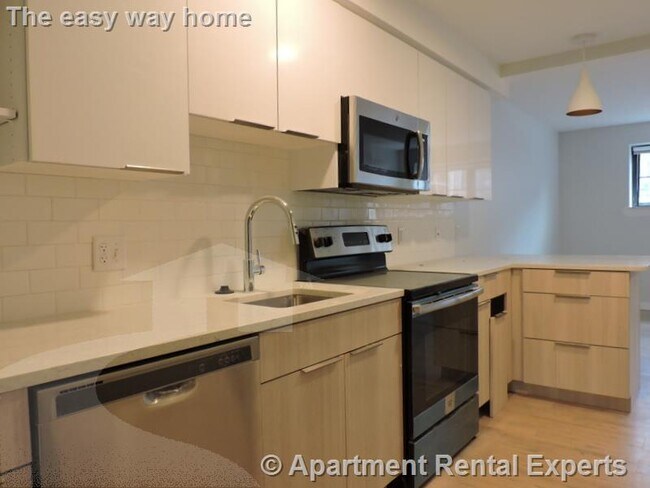 Building Photo - 10 Soden St Unit 1