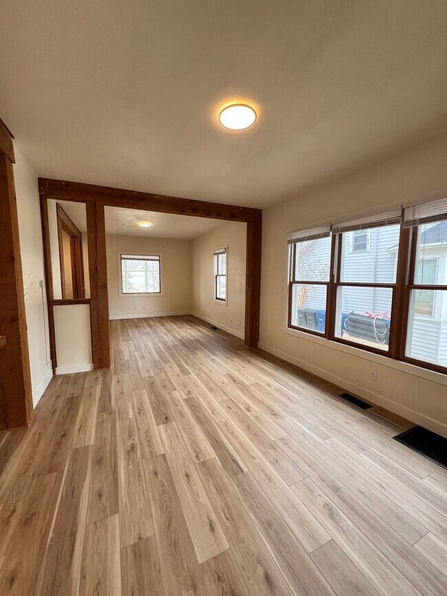 Photo - 835 Waugoo Ave Unidad 835 Waugoo