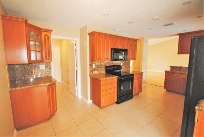 Photo - 365 NW 105th Dr