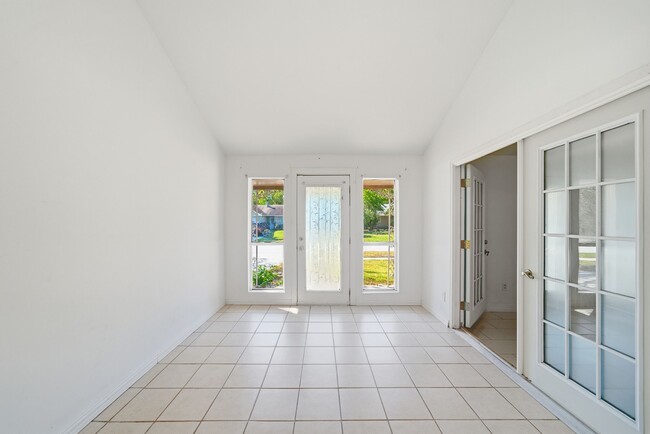 Photo - 16957 Glen Eagle Dr N