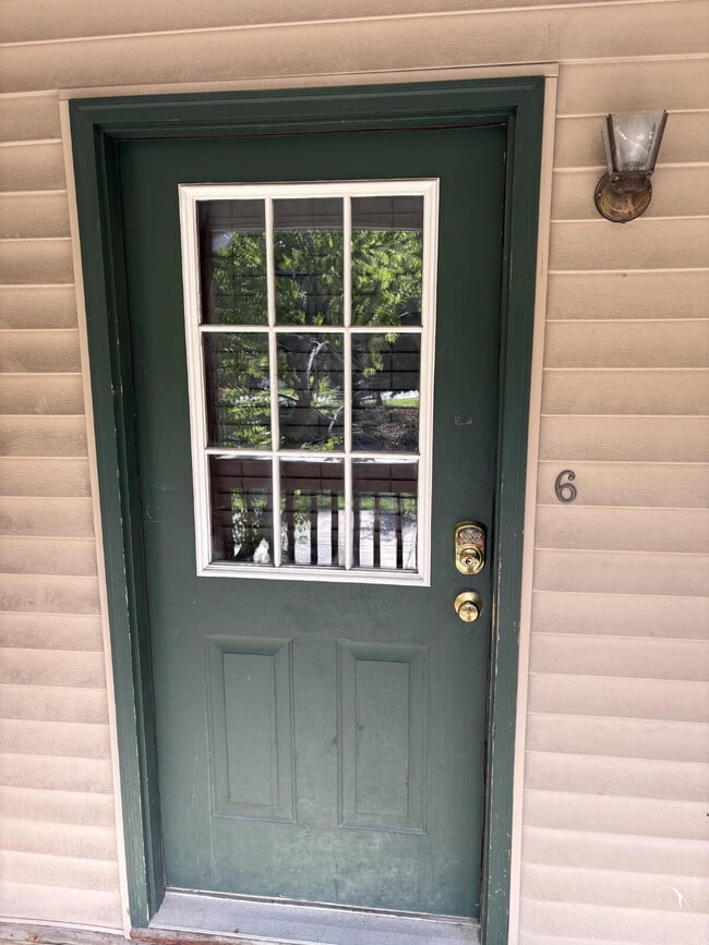 Building Photo - 2 Bed 2 Full Bath for Lease! Unit 6