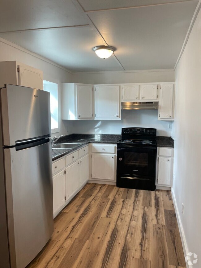 Building Photo - Coming Available Soon Unit 10 Rental